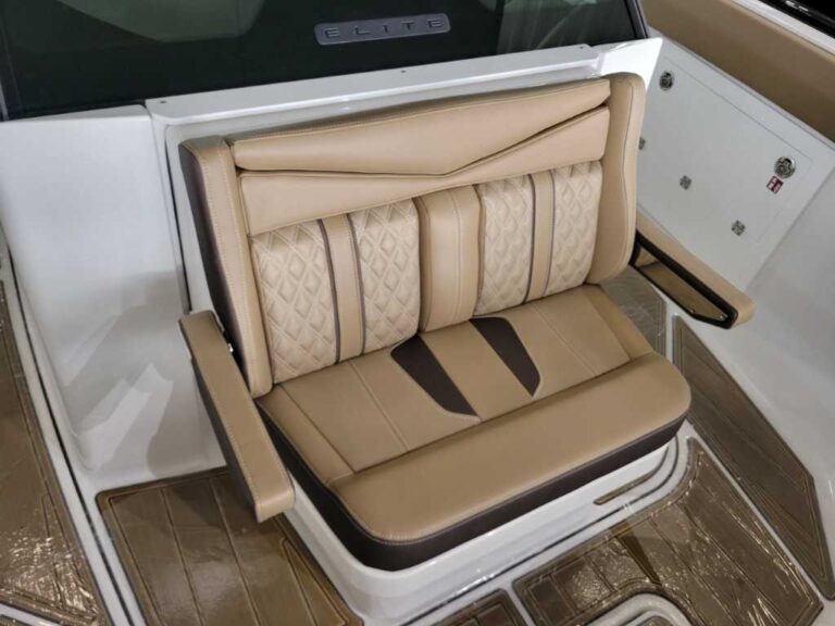 2026 Monterey Elite 30 Twin 300HP Joystick! US-RGFED267J526 [photo 41]